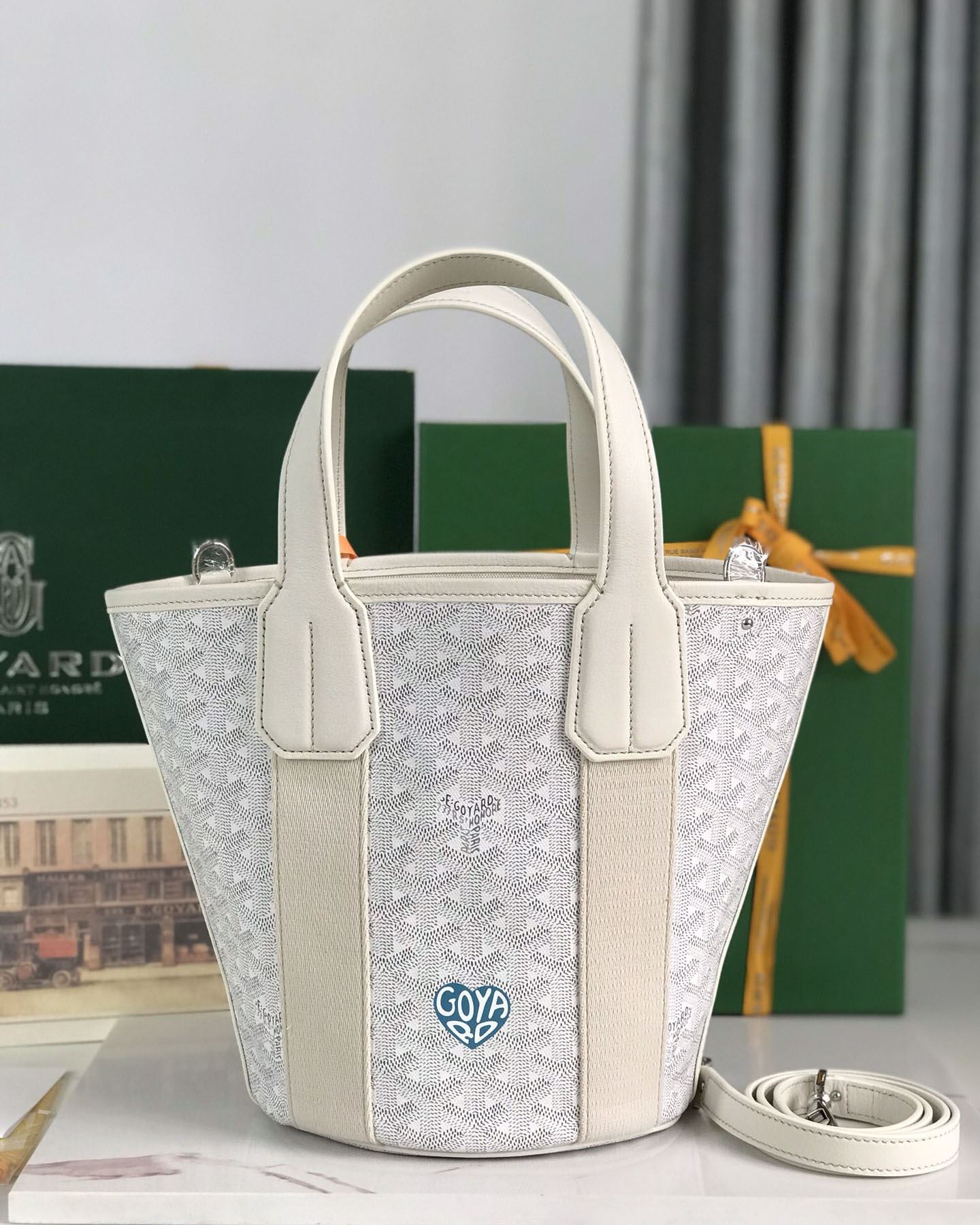 Go*ard bucket bags